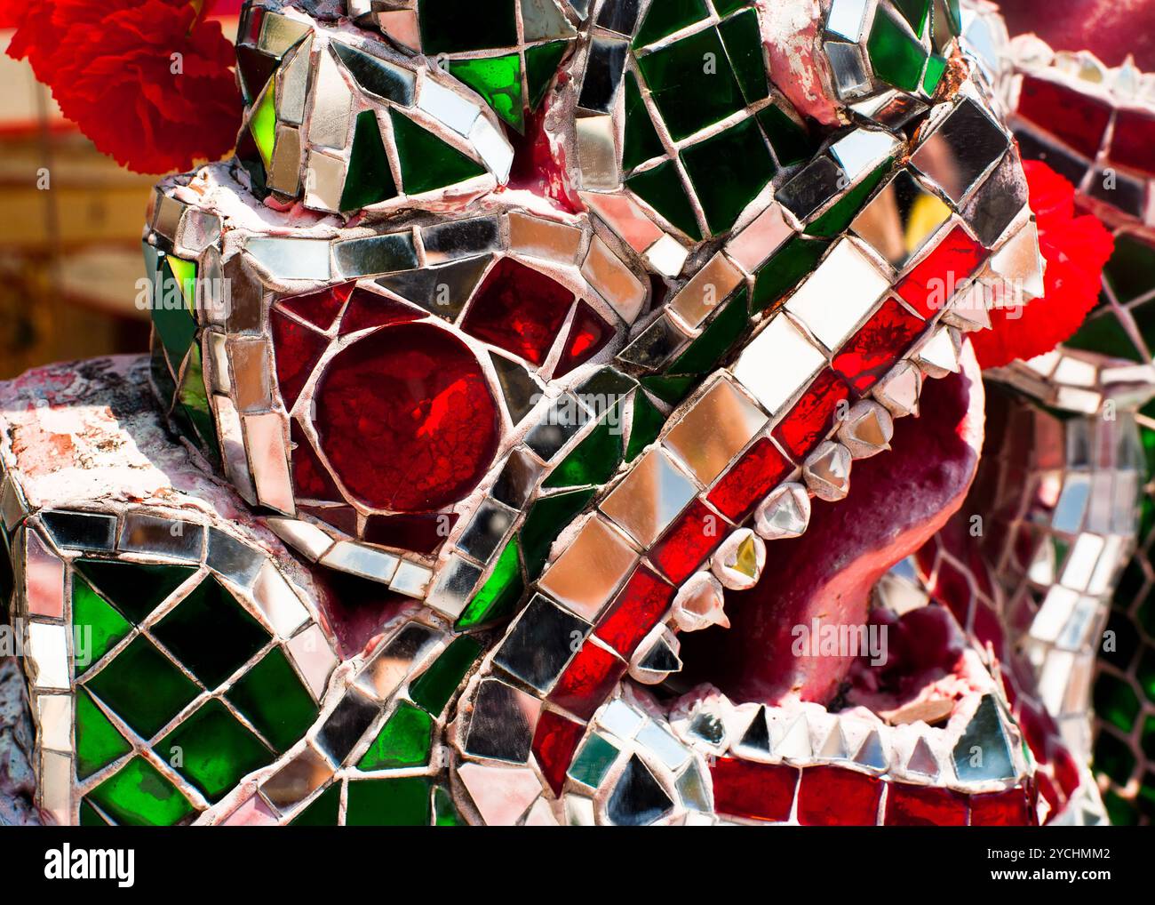 Mirror mosaic of dragon statue in buddhist temple Stock Photo