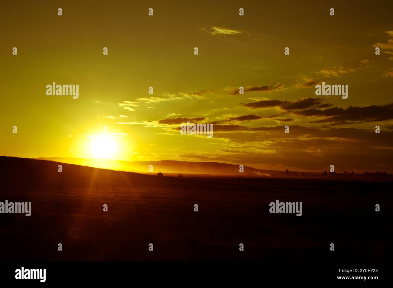 Beautiful dramatic cloudy sky view hi-res stock photography and images ...