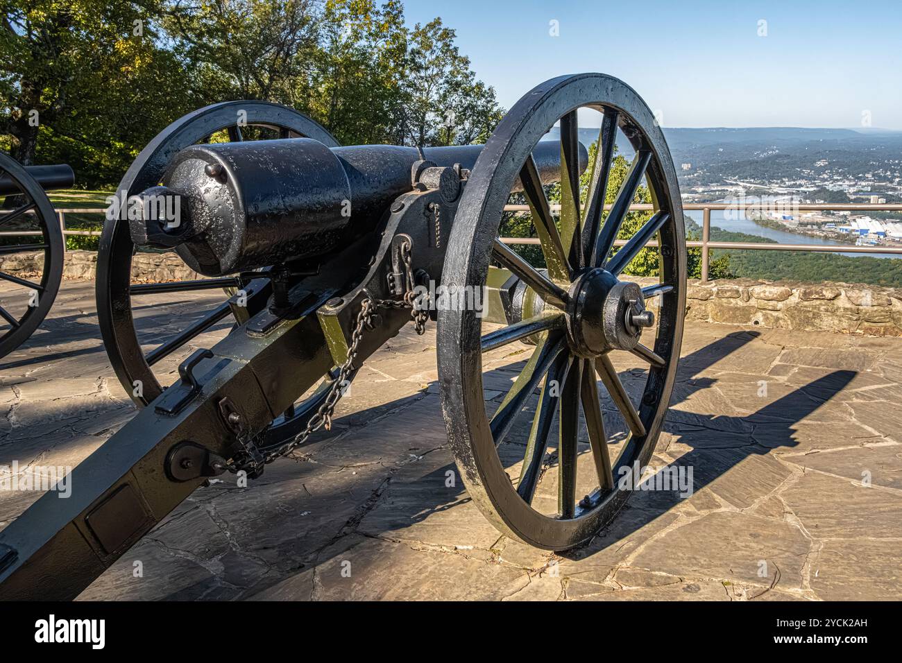 Lookout Mountain overlook at site of Garrity's Alabama Battery with view of Chattanooga, TN, from Chickamauga & Chattanooga National Military Park. Stock Photo