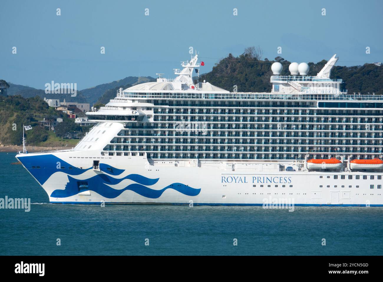 Royal Princess cruise ship anchored in the Bay of Islands, Northland ...