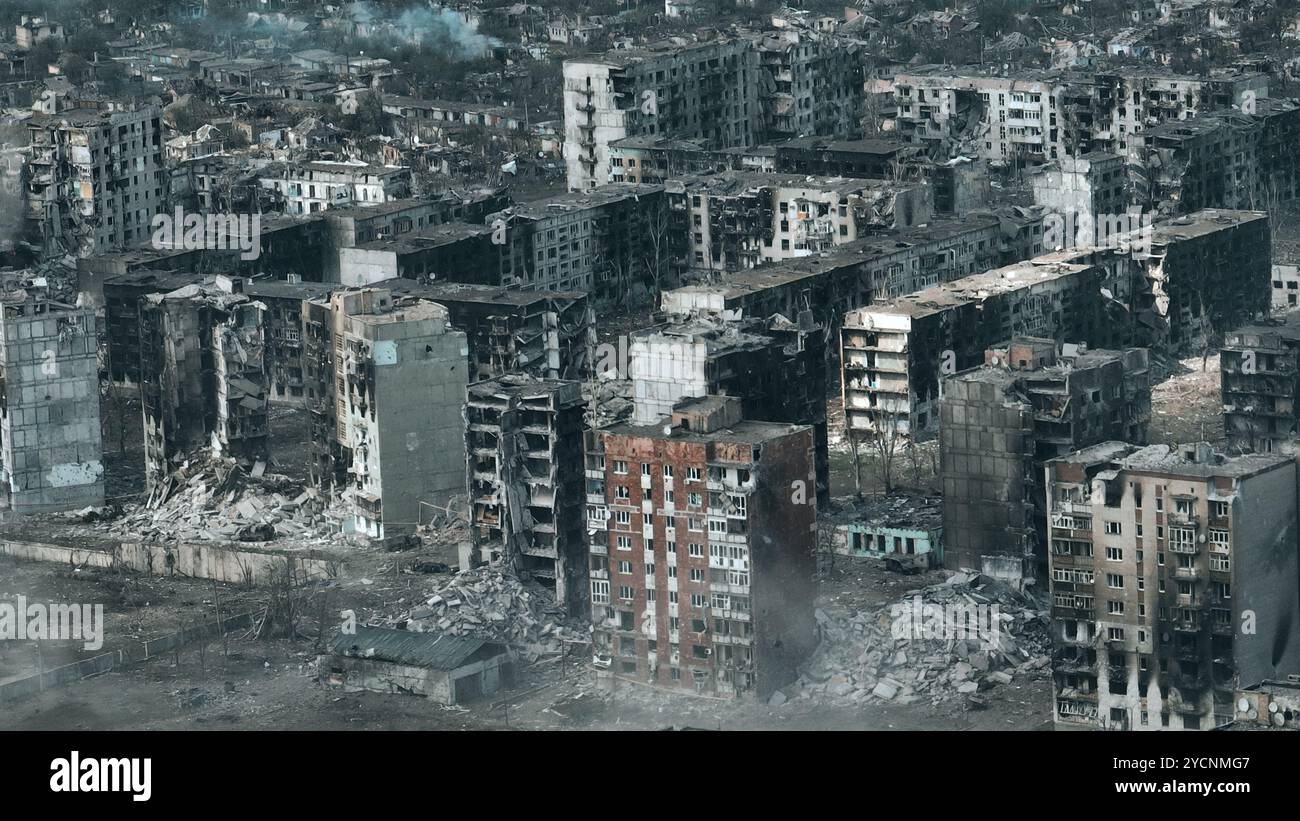 Bir yigit etuk ayolni eshakda sikadi