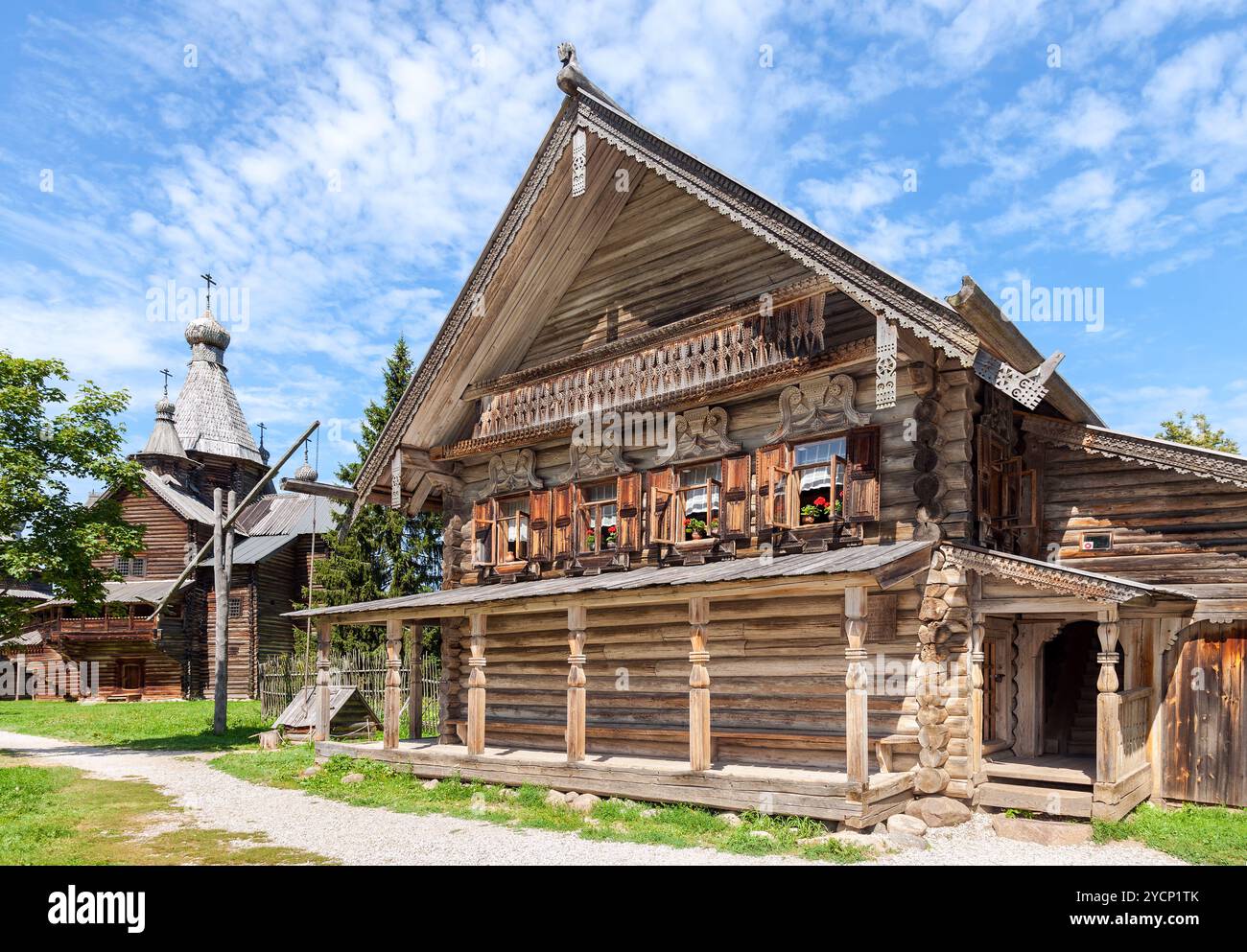 Ancient apartment architecture hi-res stock photography and images - Alamy
