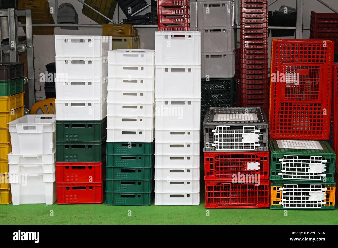 Plastic crates hi-res stock photography and images - Alamy