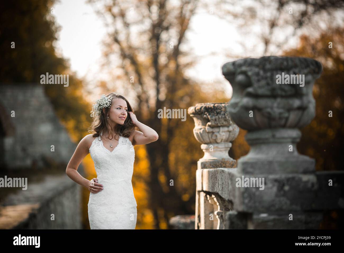 Rustic bride hi-res stock photography and images - Alamy