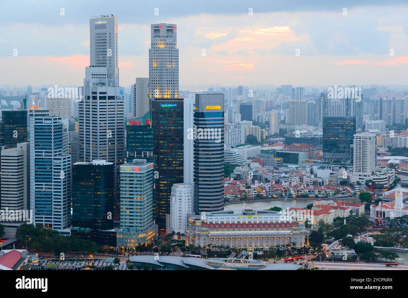 Singapore commercial lights hi-res stock photography and images - Alamy