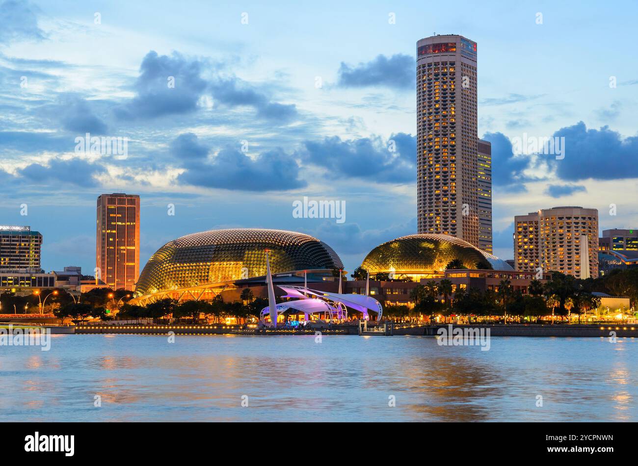Singapore commercial lights hi-res stock photography and images - Alamy