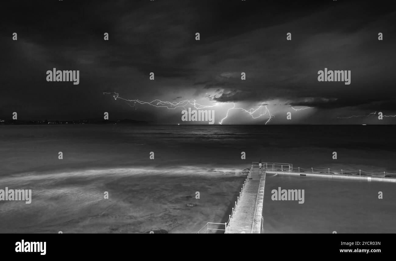 Sydney lightning hi-res stock photography and images - Alamy
