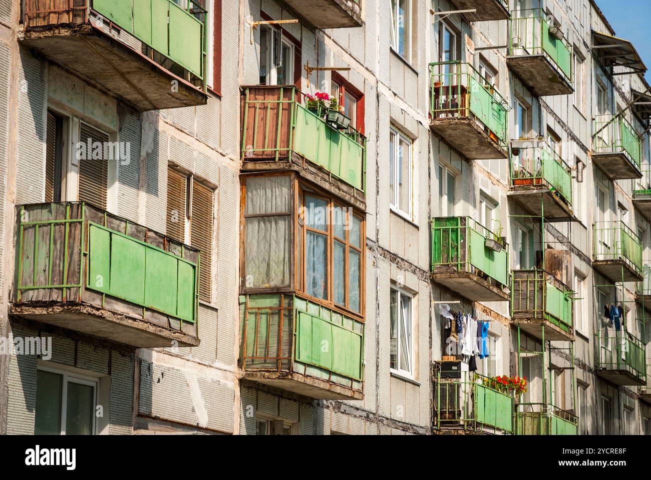 Balconies old apartment building hi-res stock photography and images ...