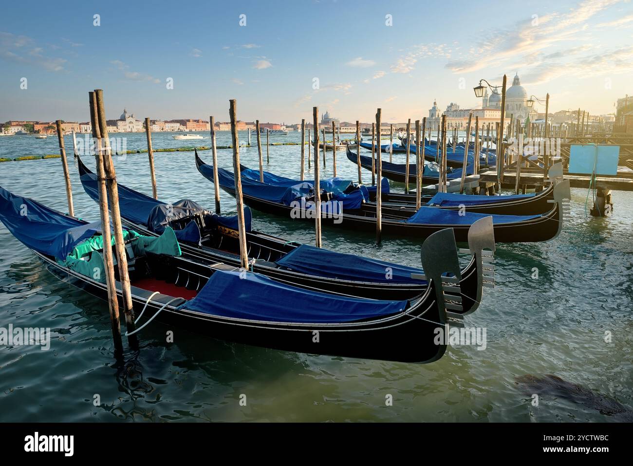 Gondolas venetian landscape hi-res stock photography and images - Alamy