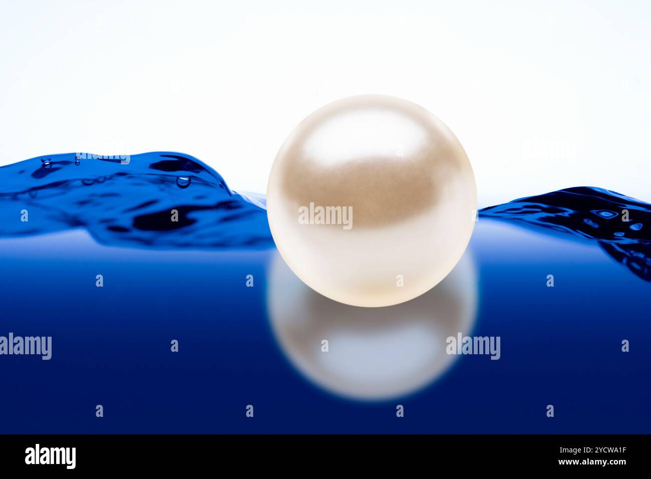 Pearl surface hi-res stock photography and images - Alamy
