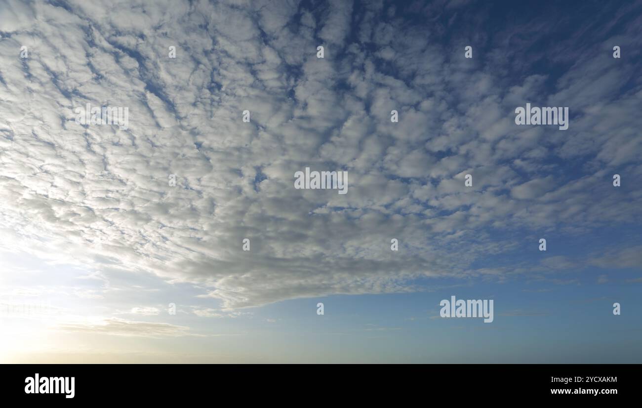 Light cloud hi-res stock photography and images - Alamy