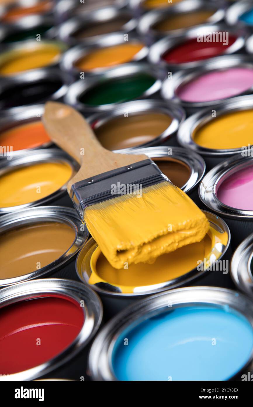 Art paint cans hi-res stock photography and images - Alamy