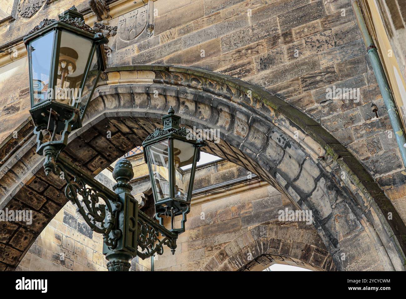 Vintage street lighting hi-res stock photography and images - Alamy