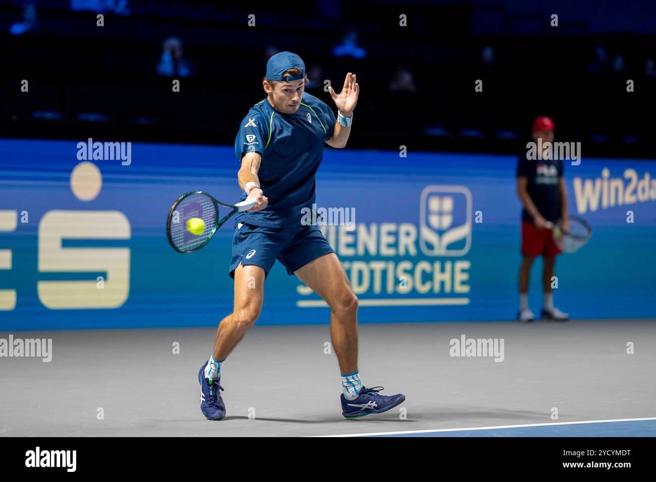 What is the tactical matchup between De Minaur and Cobolli? What is the tactical matchup between De Minaur and Cobolli?