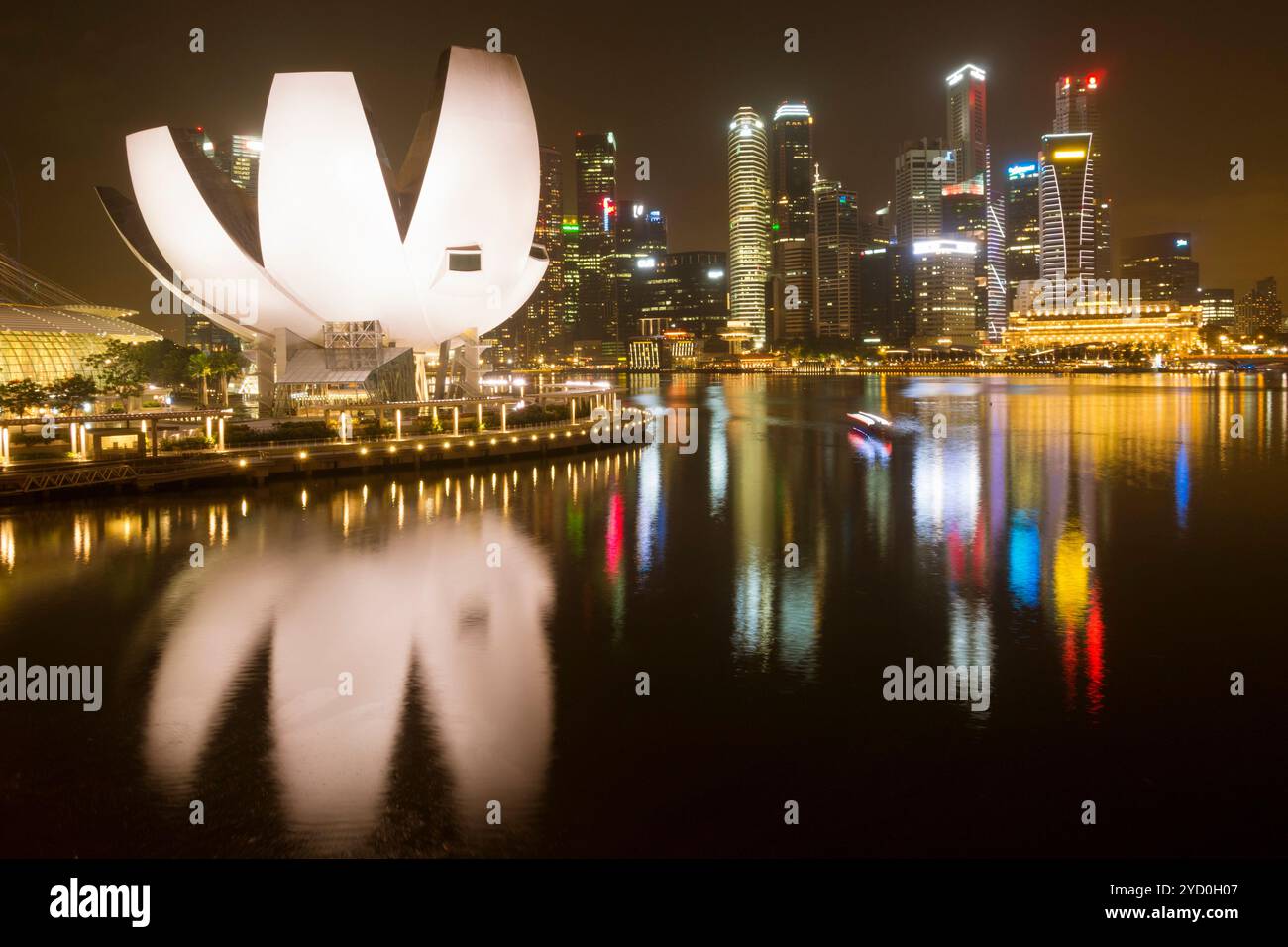 Singapore night hi-res stock photography and images - Alamy