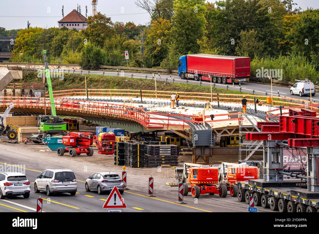 Duisburg-Kaiserberg freeway junction, A40 with the A3, major ...