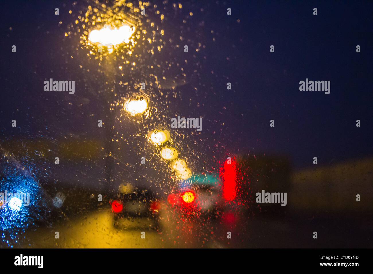 Night dark cars urban city hi-res stock photography and images - Alamy