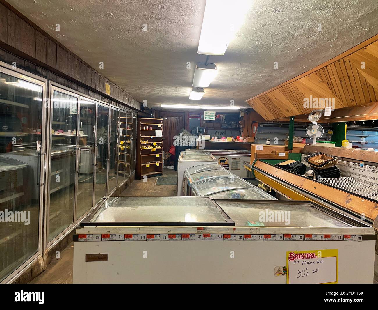 Rundown community hi-res stock photography and images - Alamy