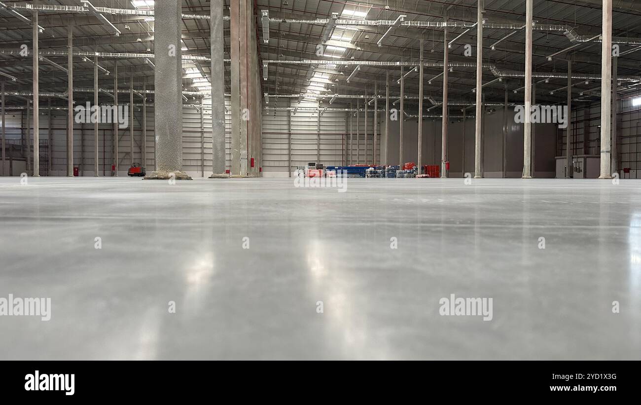 Industrial metal flooring hi-res stock photography and images - Alamy