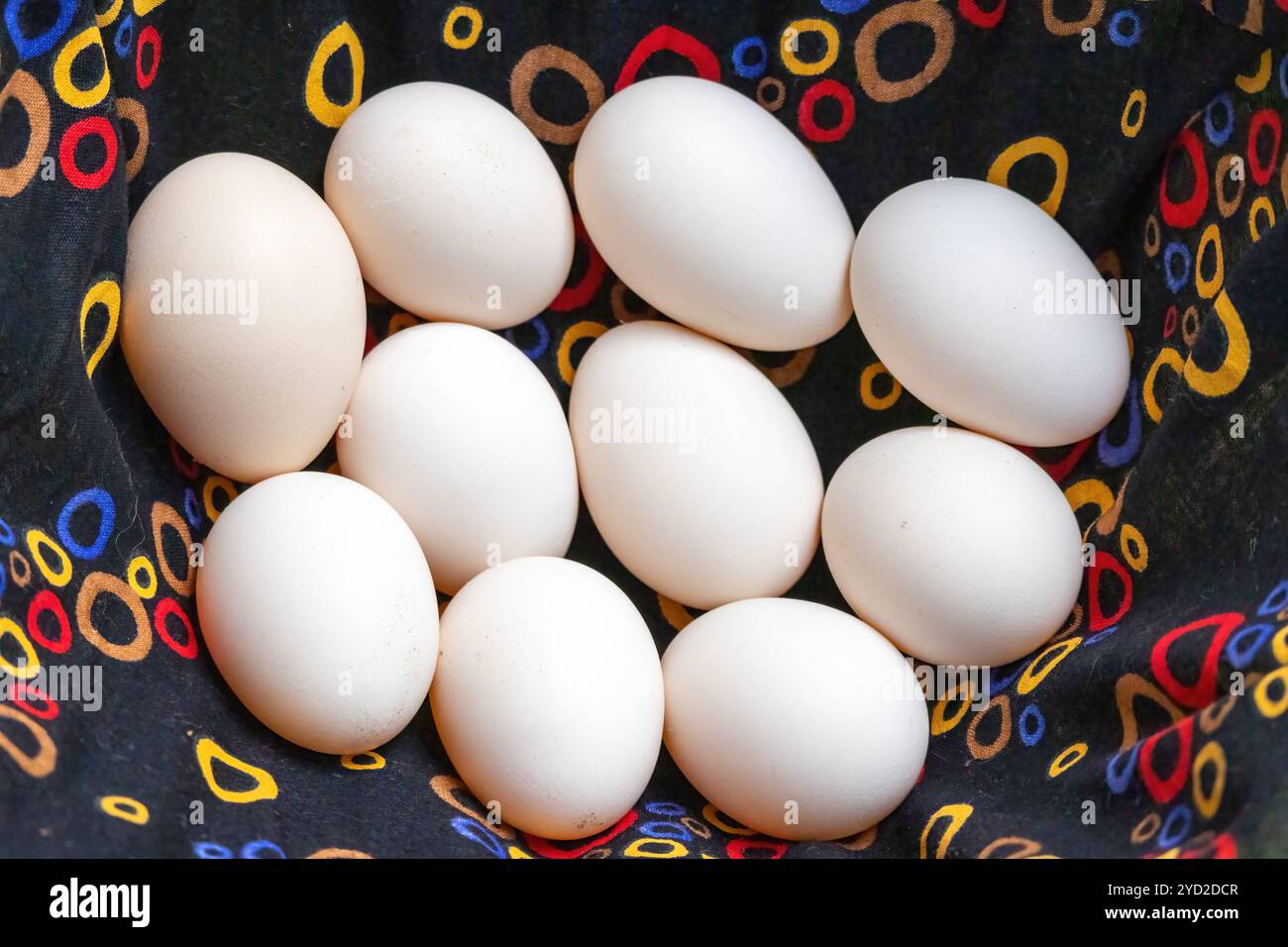 are chicken eggs naturally white