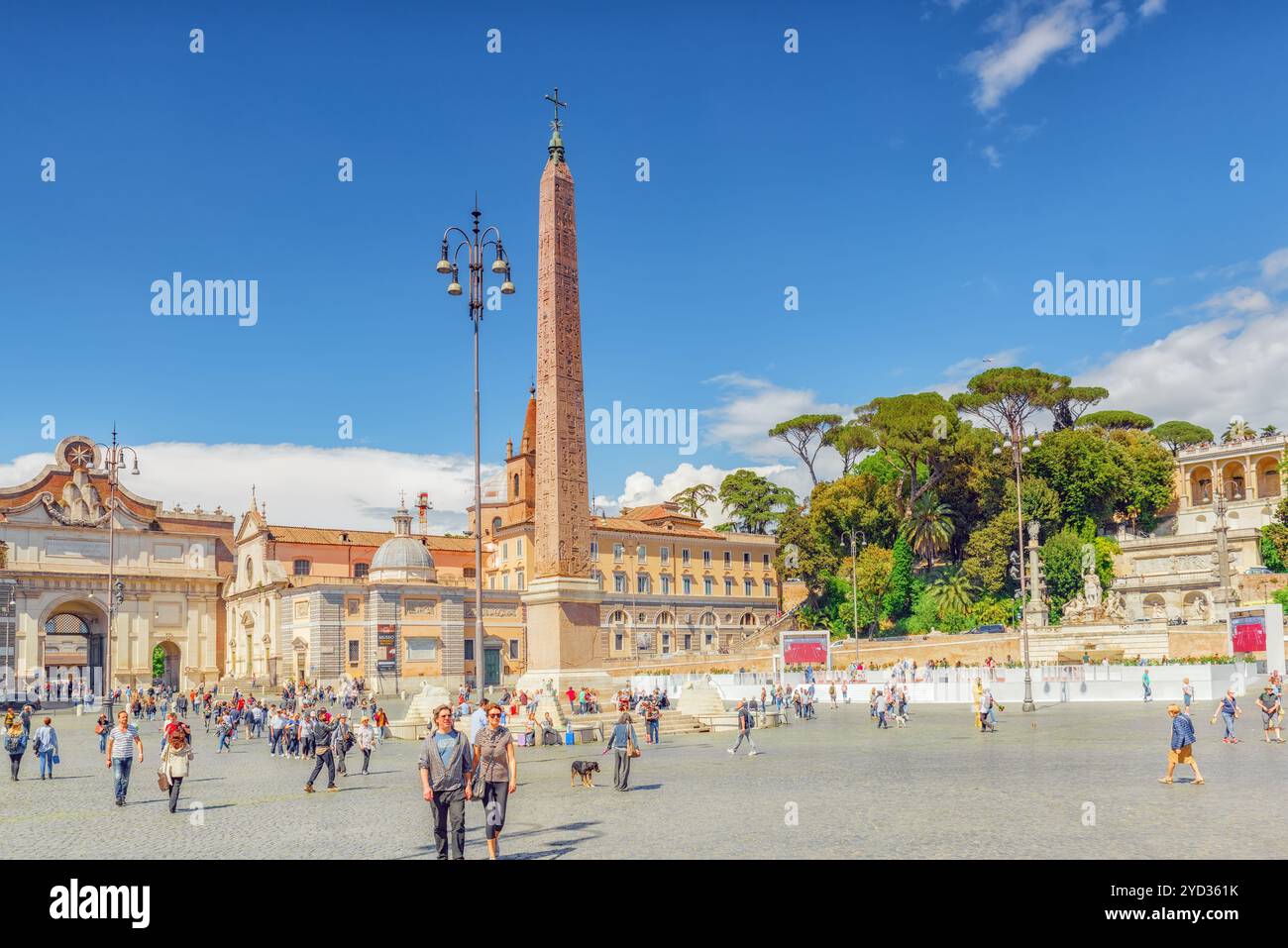 Main Square In Roma One of the most beautiful european squares hi-res stock photography and ...