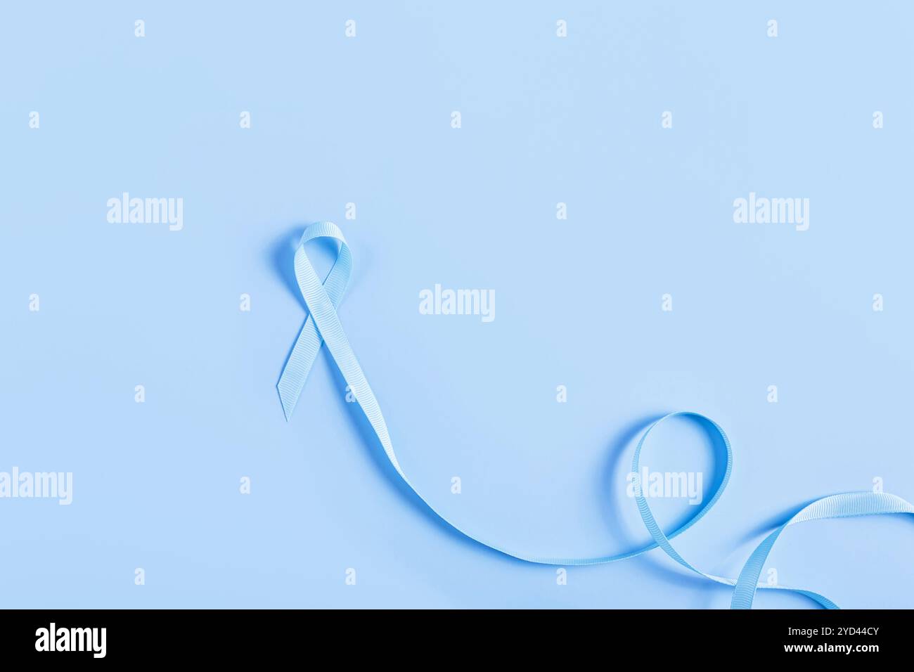Blue ribbon colorectal cancer hi-res stock photography and images - Alamy