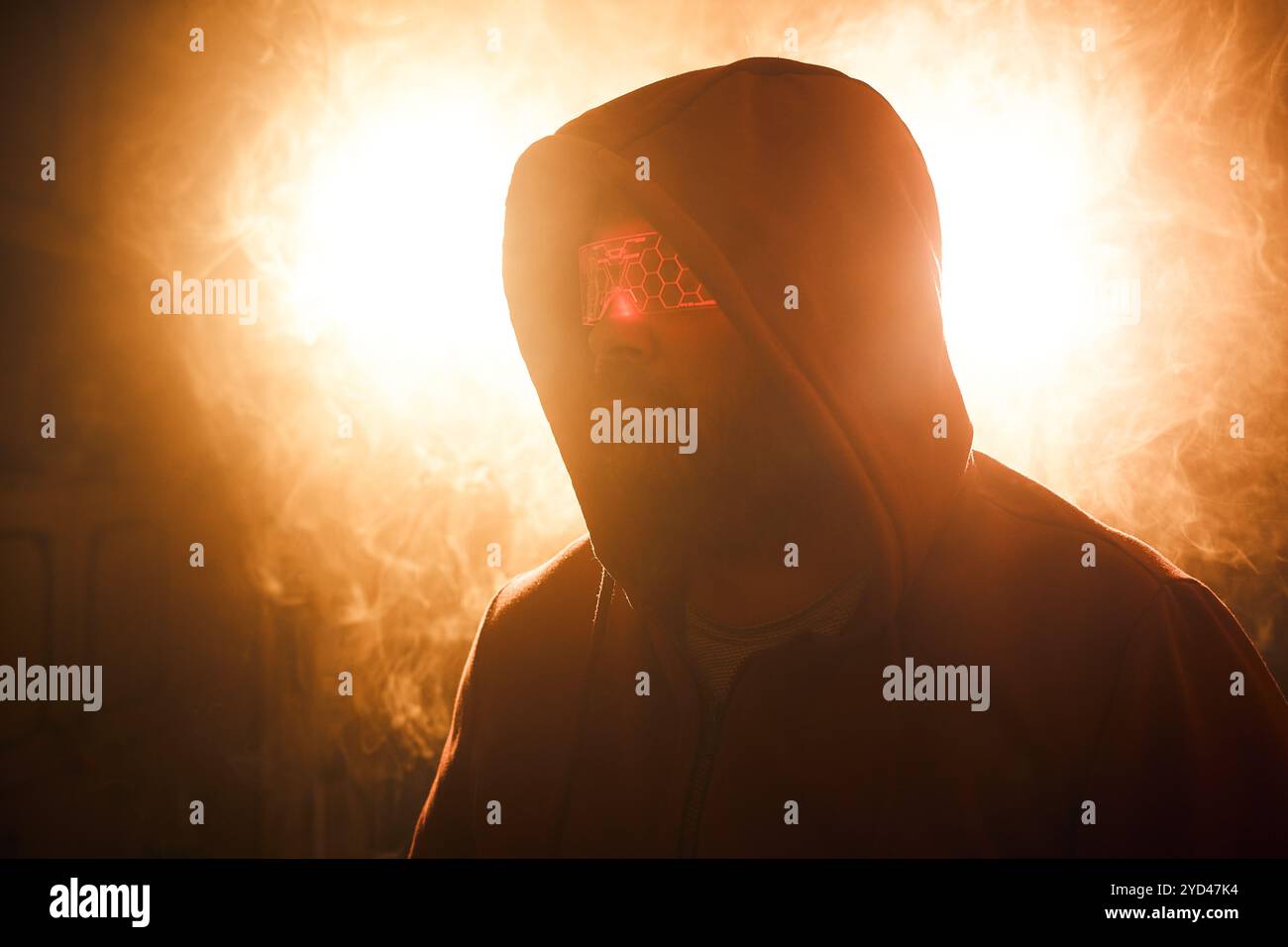Hooded figure silhouette hi-res stock photography and images - Alamy