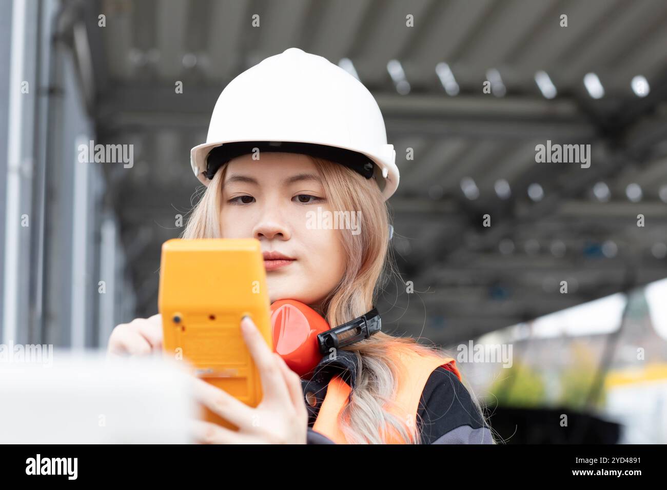 Portrait asian young engineer hi-res stock photography and images - Alamy