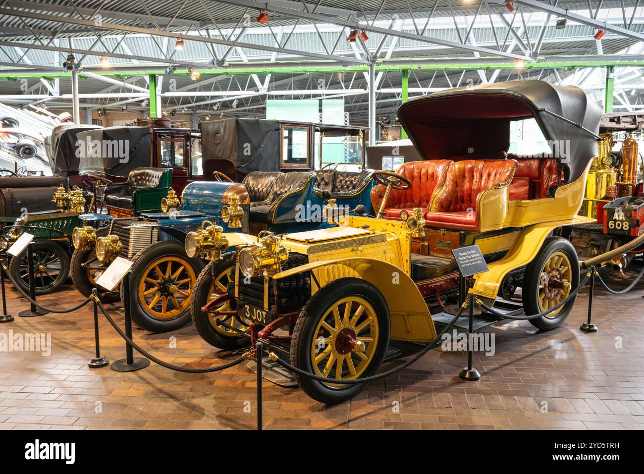 Beaulieu National Motor Museum De Dietrich 24hp and a Daimler 22hp cars on display in Beaulieu Motor Museum Beaulieu Hampshire England UK GB Europe Stock Photo