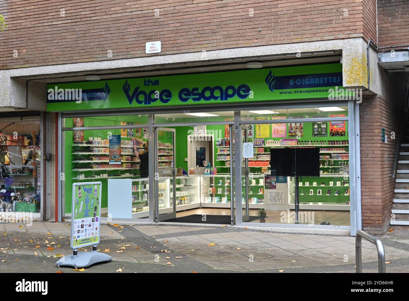 vape shop nailsea Vaping shop uk hi-res stock photography and images - Page 2