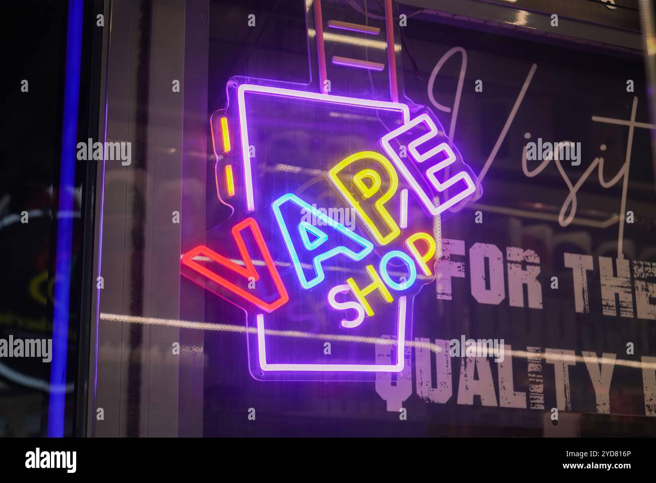 vape shop wimbledon Vaping uk disposable hi-res stock photography and images