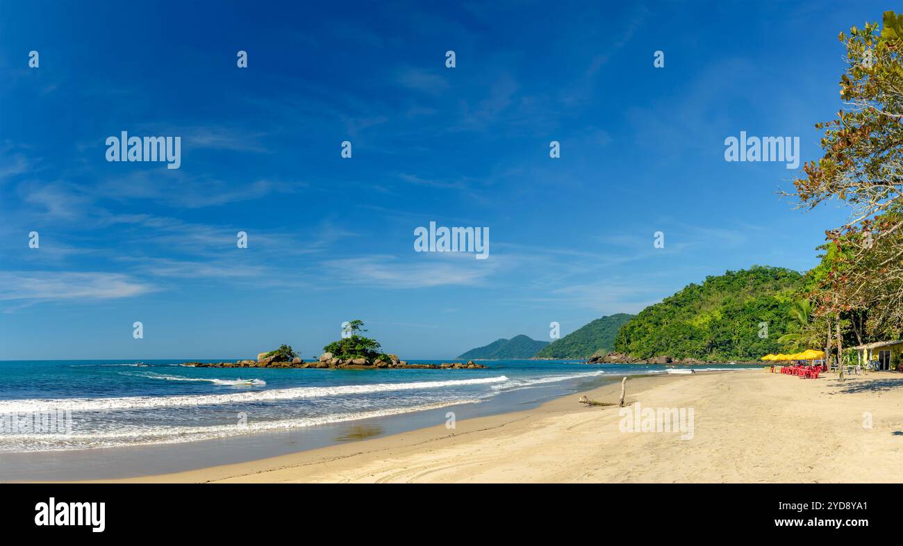Tropical beach environment hi-res stock photography and images - Alamy