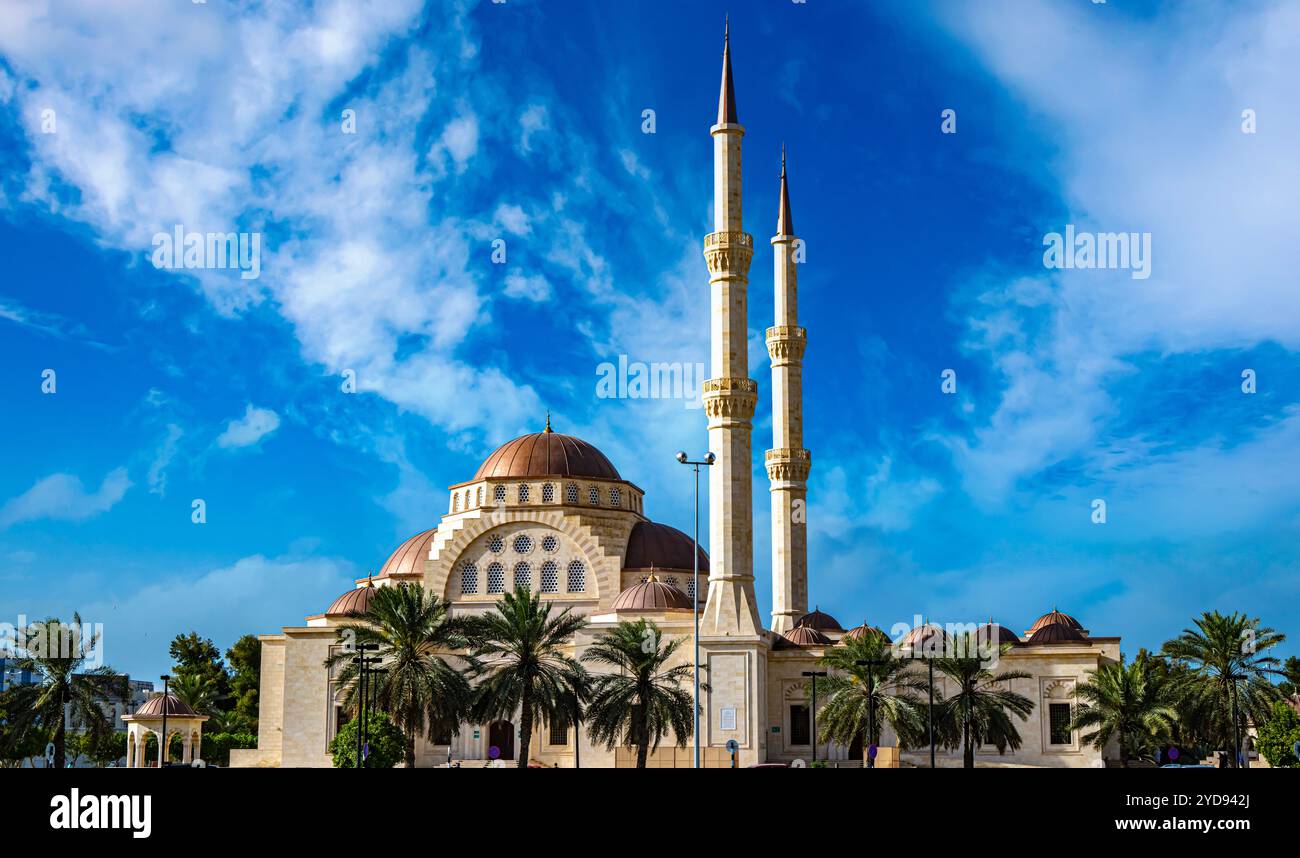 Said Bin Taimur Mosque in Muscat Stock Photo - Alamy
