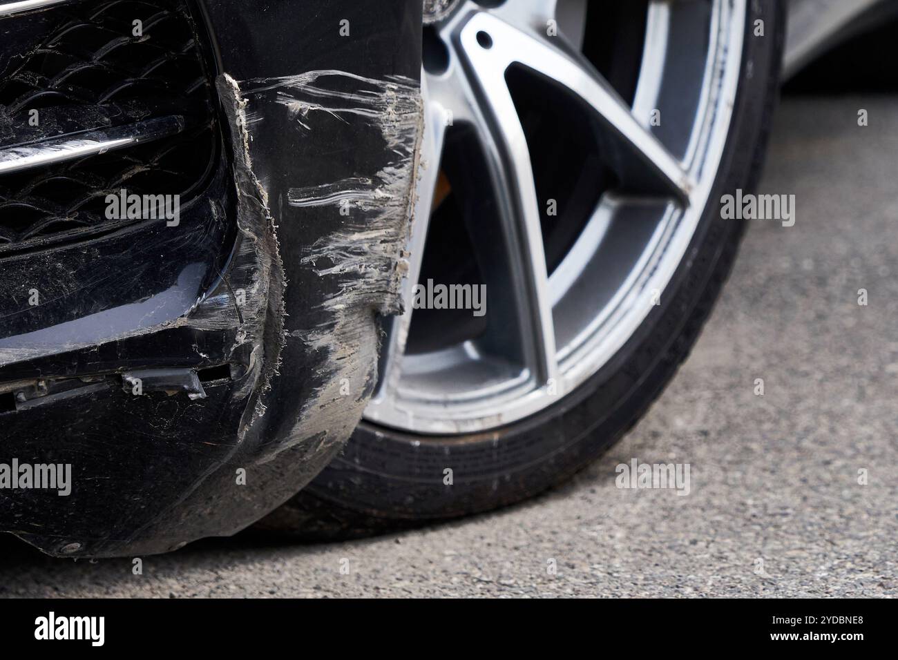 Car bumper damage hi-res stock photography and images - Alamy