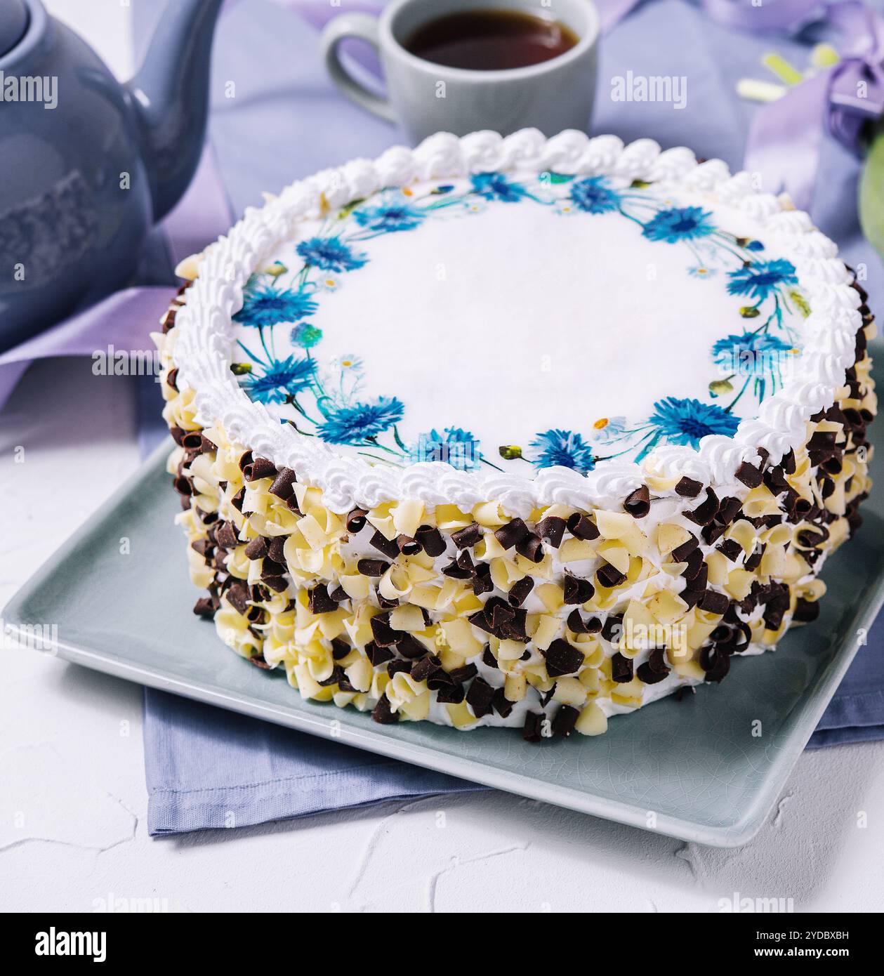 Strawberry blueberry cream cake hi-res stock photography and images - Alamy