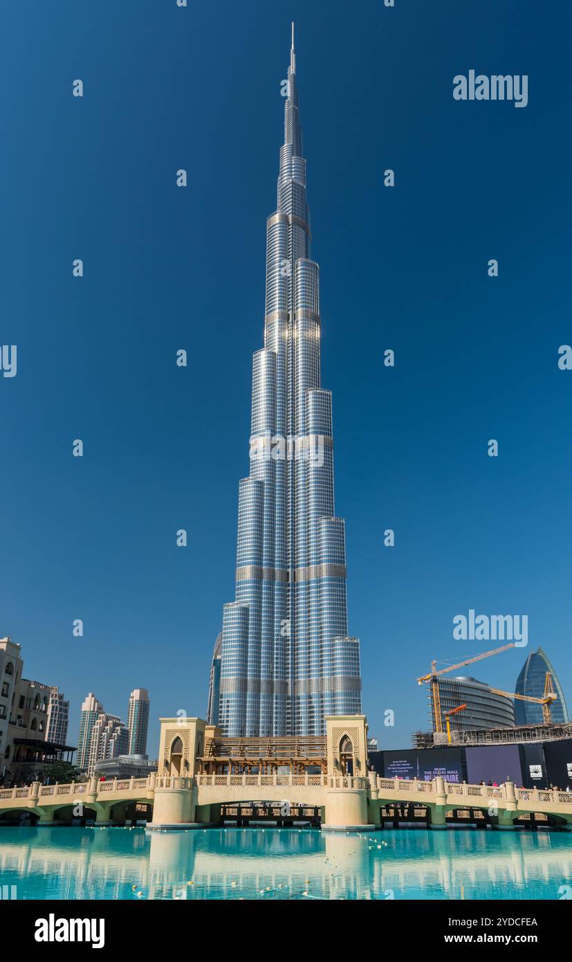 Oru Kabir | Multidisciplinary Designer and Artist, based in Hong Kong. -  Surreal Landmarks of Hong Kong, image size:827x1390