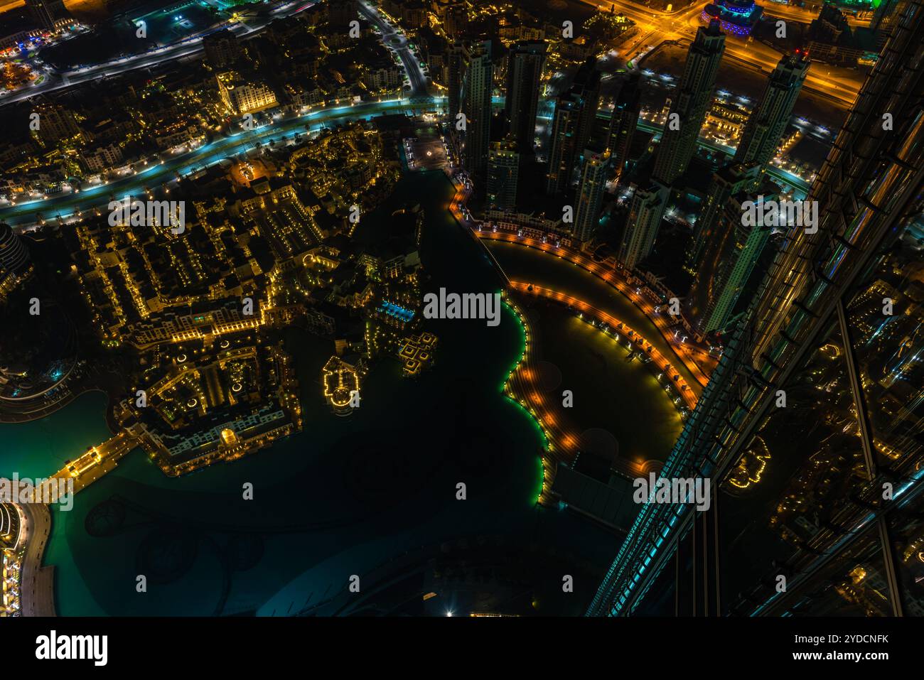 Reflections of downtown dubai hi-res stock photography and images - Alamy