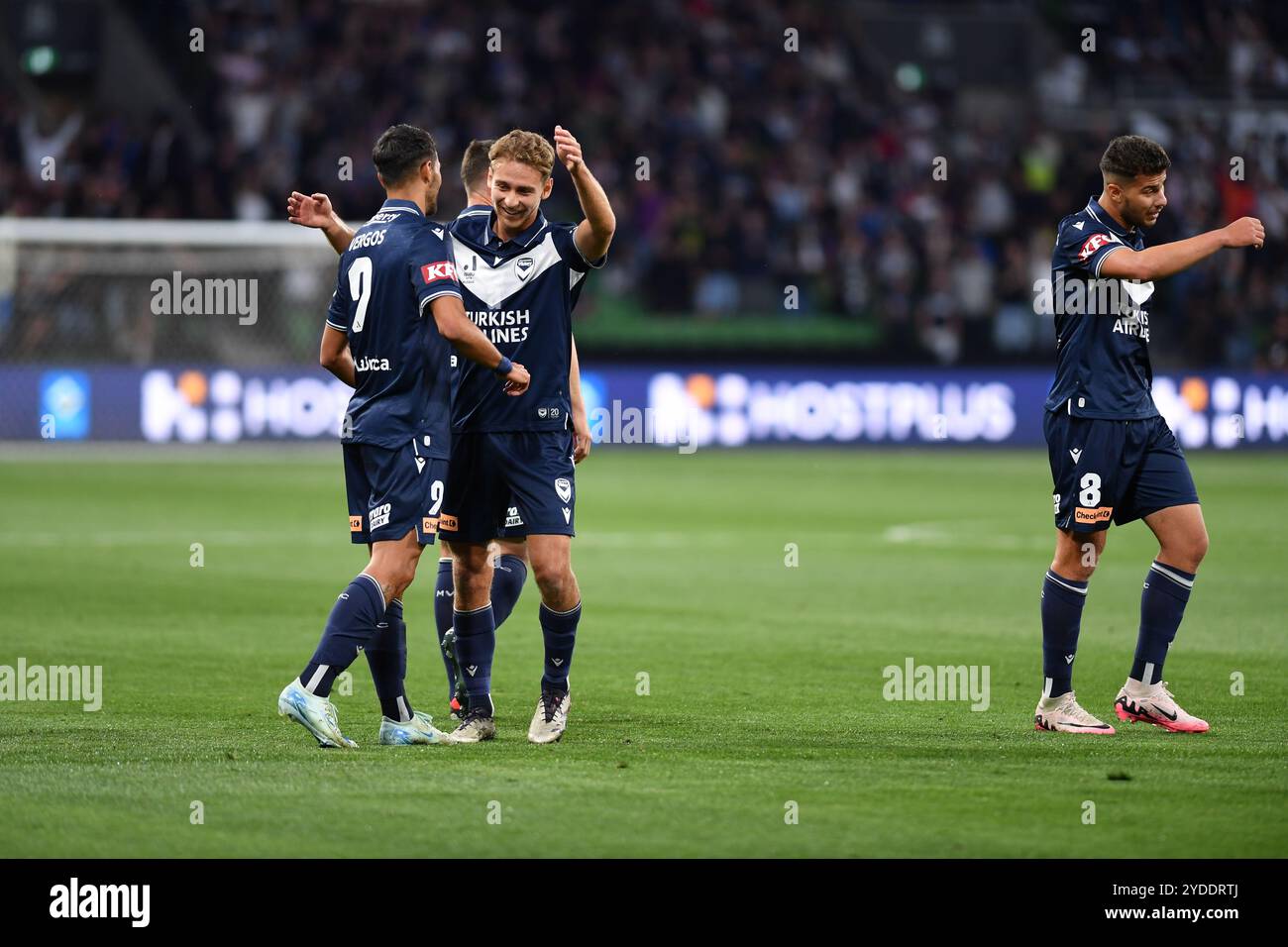 MELBOURNE, AUSTRALIA. 26Oct 2024. Pictured: Melbourne Victory Midfielder Ryan Teague (6) during Round 2 of the ISUZU Australian A-League, Melbourne City v Melbourne Victory match at Melbourne’s AAMI Park. Credit: Karl Phillipson / Alamy Live News Stock Photo