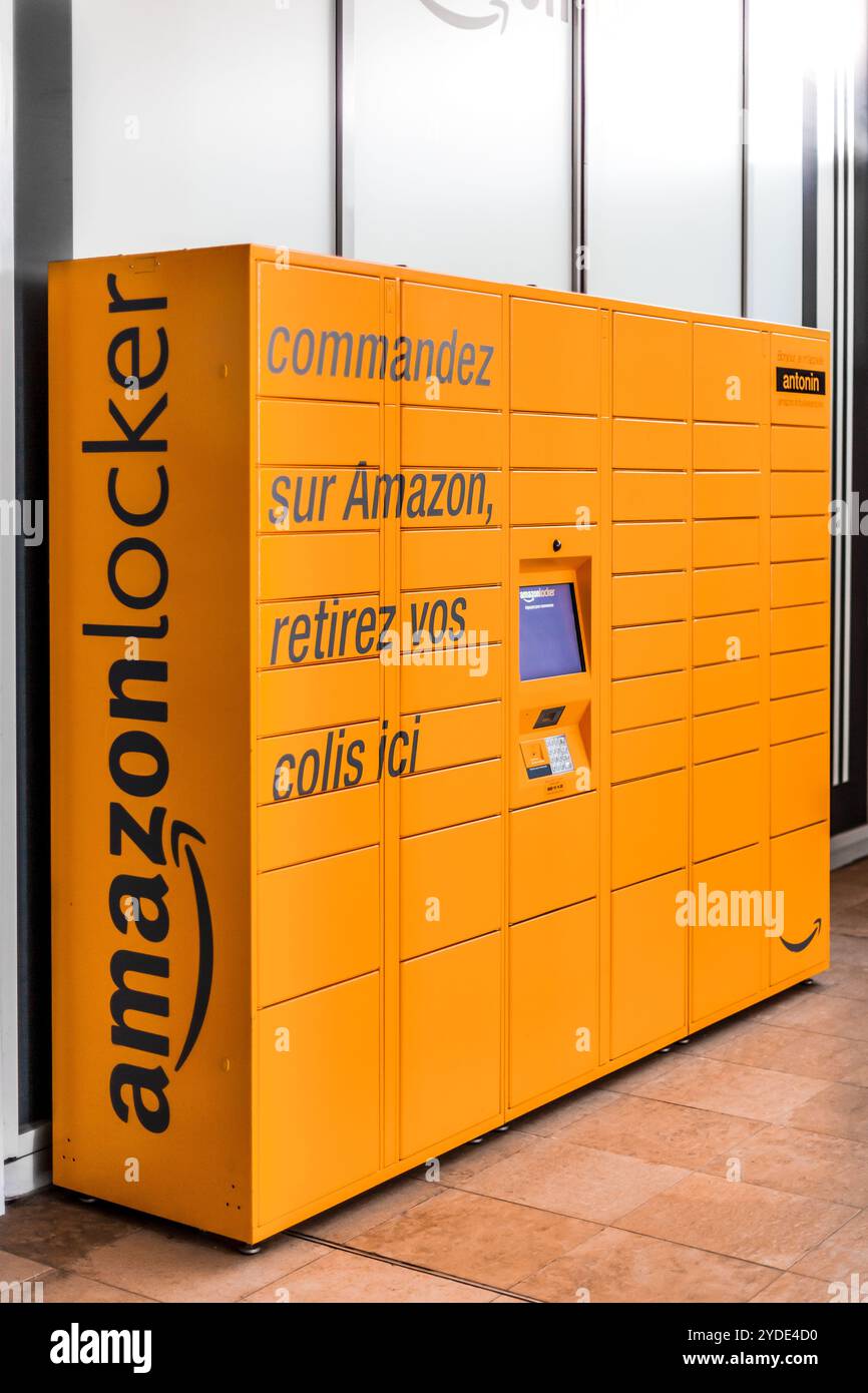 Amazon locker in shopping mall stock photo alamy