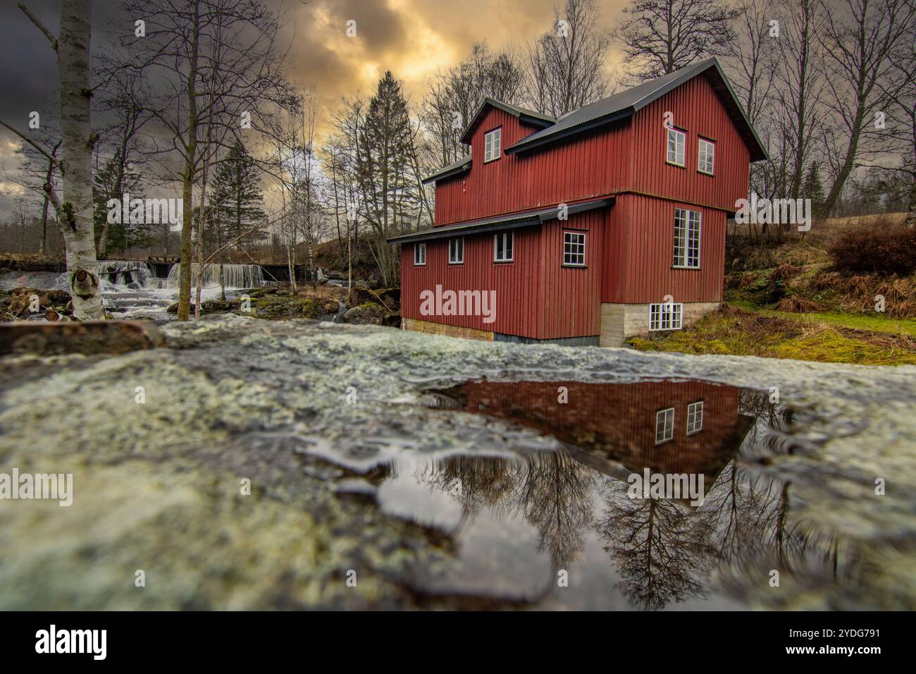 Beautiful red swedish house hi-res stock photography and images - Alamy
