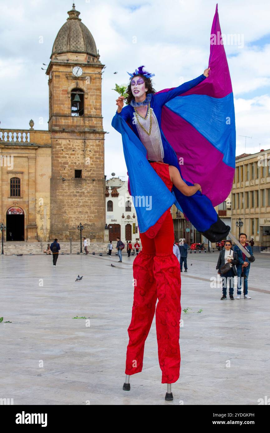 Theatre company 'Clepsidra' performing the dramatization of Oscar Wilde's tale 'the nightingale and the rose' on stilts in Colombia. Stock Photo