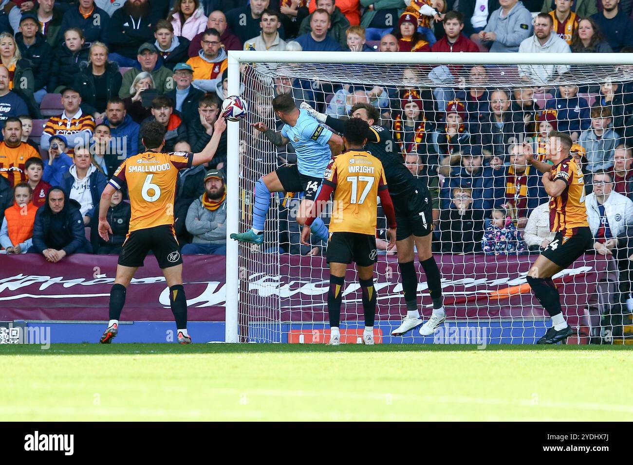 The University of Bradford Stadium, Bradford, England - 26th October 2024 Billy Sharp (14) of Doncaster Rovers goes close to scoring with a header - during the game Bradford City v Doncaster Rovers, Sky Bet League Two,  2023/24, The University of Bradford Stadium, Bradford, England - 26th October 2024 Credit: Arthur Haigh/WhiteRosePhotos/Alamy Live News Stock Photo