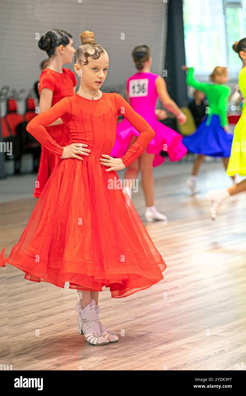 Ballroom dance dress hi res stock photography and images Page 8 Alamy