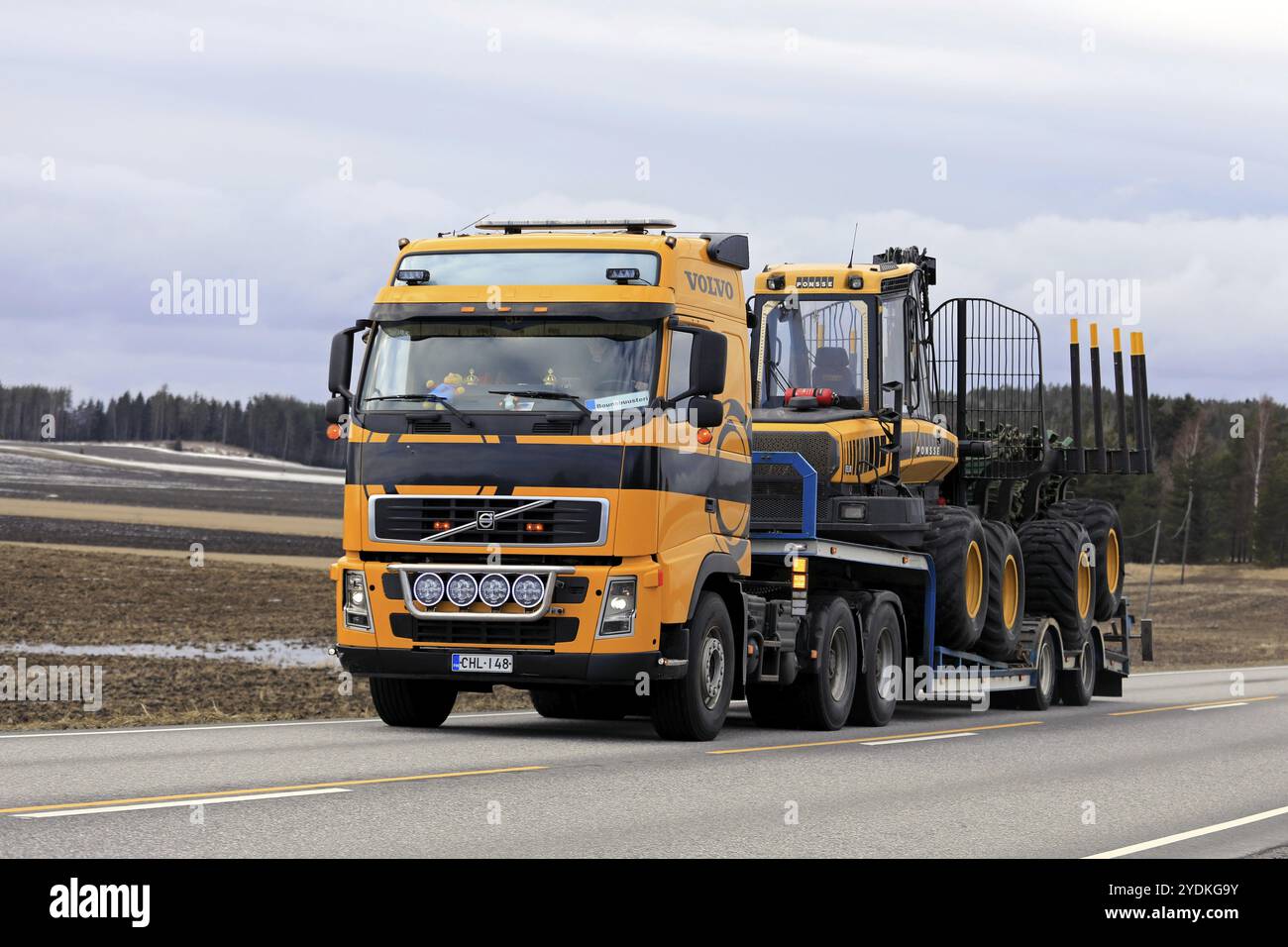 1/50 volvo FH nottelmann カーテンサイド トレーラー