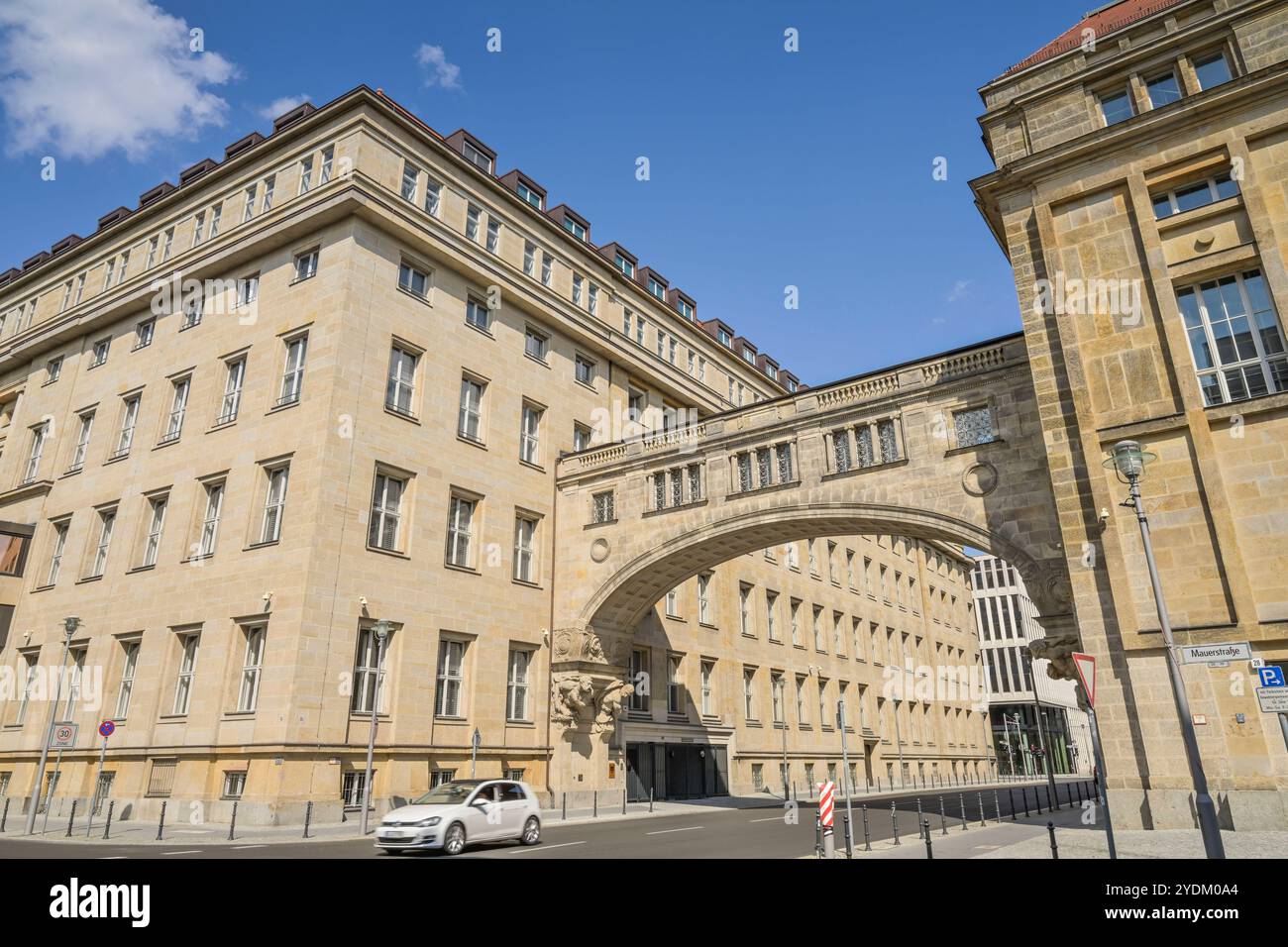 Verbindungsbr cke ber Die Franz sische Stra e Zwischen Block I Und Verbindungsbr cke ber Die Franz sische Stra e Zwischen Block I Und