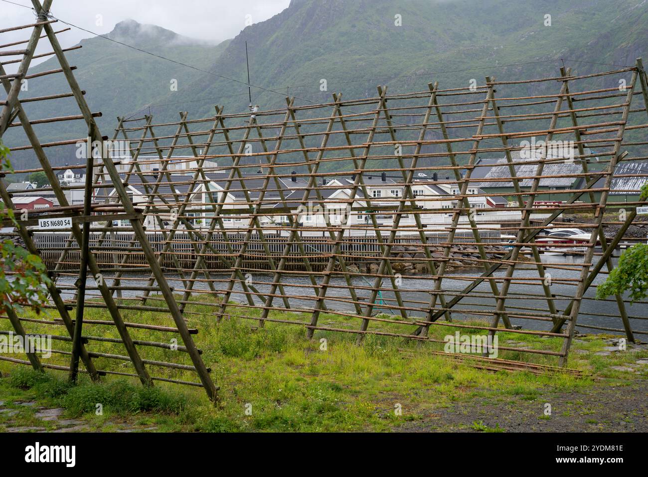 Empty fish racks hi-res stock photography and images - Alamy