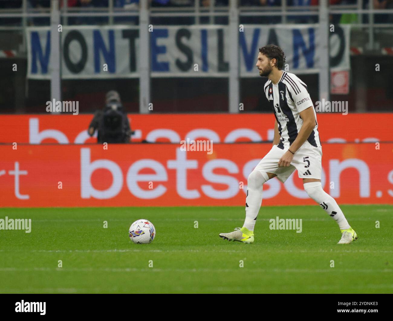 Italian goalkeeper football hi-res stock photography and images - Alamy, image size:1300x1063