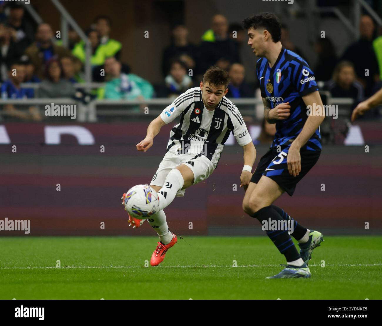 Italian goalkeeper football hi-res stock photography and images - Alamy, image size:1300x1108