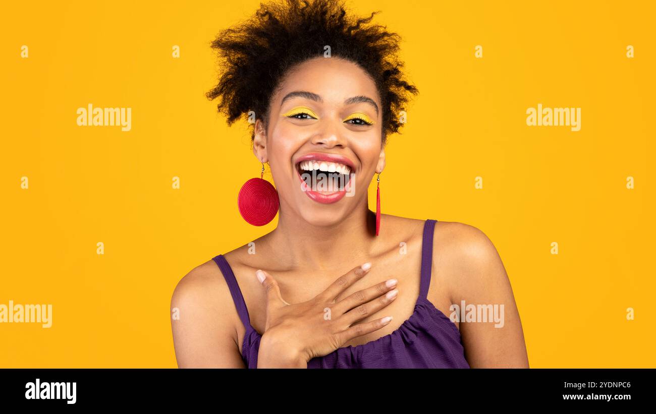 Portrait of cute black girl laughing out loud Stock Photo - Alamy