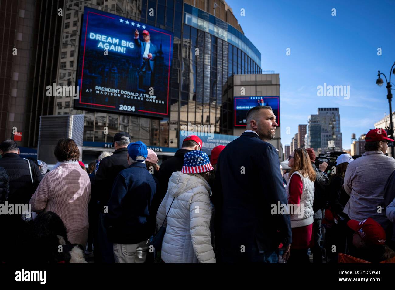 Trump supporters crowd together in line outside of Madison Square ...